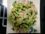 五花肉炒野菜花