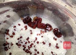 山药红薯红豆粥的做法图解1