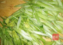 芹菜炒土豆丝的做法图解3