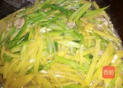 芹菜炒土豆丝的做法图解6