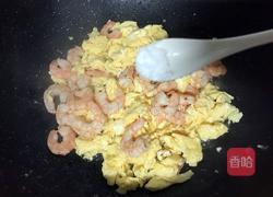 虾仁炒鸡蛋的做法图解7