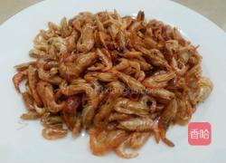 蒜苗炒小河虾的做法图解1