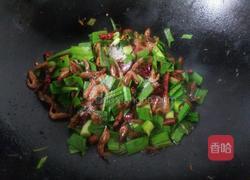 蒜苗炒小河虾的做法图解8