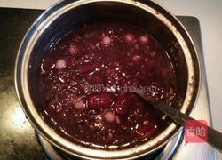 黑米糯米圆红枣粥的做法图解9