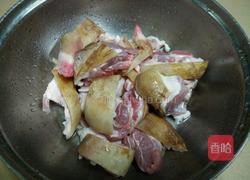 花生炖猪脚的做法图解3