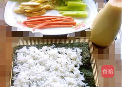 韩国拌饭酱黄瓜火腿肠寿司的做法图解1