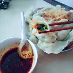 猪肉韭菜手工饺子的做法[图]