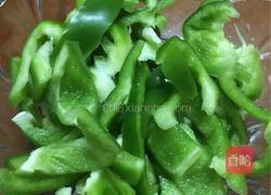 青椒烩牛肉的做法图解2