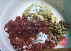 牛肉鸡蛋大汉堡的做法图解2