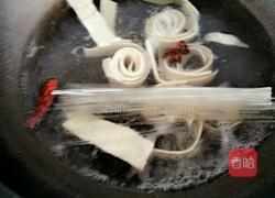 菌菇海鲜火锅鸡蛋面的做法图解6