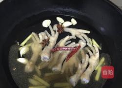 五香凤爪拼卤蛋的做法图解4