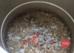 芡实枸杞银耳羹的做法图解3