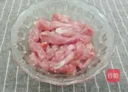 小蘑菇炒肉丝的做法图解1