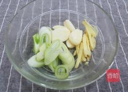 小蘑菇炒肉丝的做法图解4