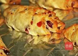 Take a bite of the glutinous cranberry croissant so fragrant that your whole body will melt.Illustration 15