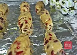 Take a bite of the glutinous cranberry croissant so fragrant that your whole body will melt.Illustration 13