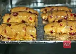 Take a bite of the glutinous cranberry croissant so fragrant that your whole body will melt.Illustration 14