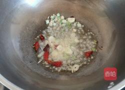 双椒炒花菜的做法图解2