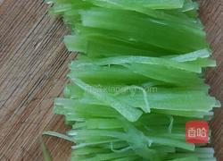 凉拌莴笋的做法图解2
