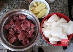 牛肉萝卜 汤的做法图解1