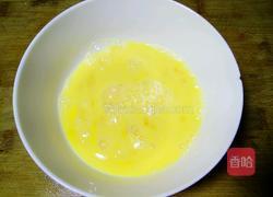 榨菜火腿炒鸡蛋的做法图解3