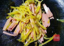 榨菜火腿炒鸡蛋的做法图解6