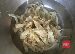 青椒拌干丝的做法图解2