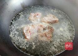 清炖脊骨酸菜的做法图解5