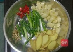 酸菜鱼的做法图解1