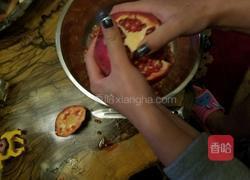 石榴速剥的做法图解3