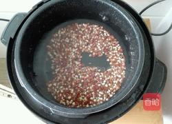高粱米花豆粥的做法图解3