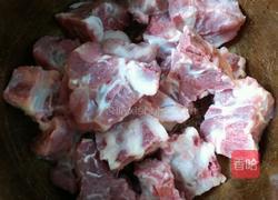 莲藕大骨汤的做法图解3