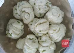 奶香花卷的做法图解7