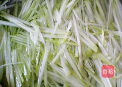 炒洋瓜丝的做法图解2