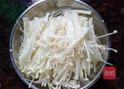 金针菇瘦肉鸡蛋汤的做法图解2