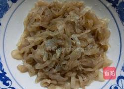 海蛰丝凉拌青黄豆的做法图解1