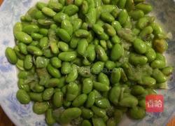 海蛰丝凉拌青黄豆的做法图解2