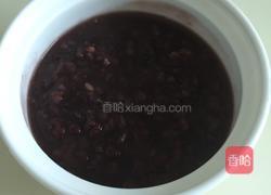 黑米粥的做法图解2