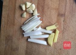 豆腐炖鱼的做法图解2