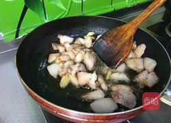 黄花菜烧肉的做法图解1