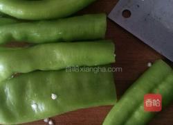 浇汤灌肉虎皮辣椒的做法图解1