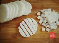 萝卜腊肠焖饭的做法图解2