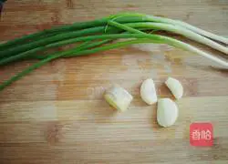 Illustration of how to make braised radish and sausage rice 4