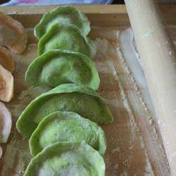 包菜肉绿饺子的做法[图]