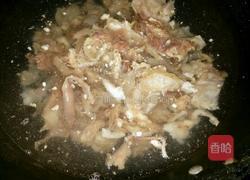 刮骨肉炒娃娃菜的做法图解1