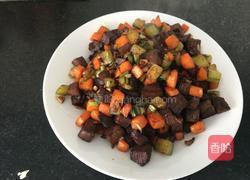 卤牛肉炒黄瓜胡萝卜的做法图解9