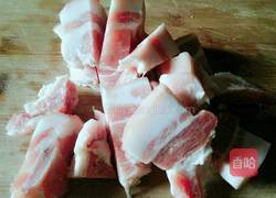 无油红烧肉烧紫薯的做法图解1