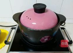 莲藕薏米排骨汤的做法图解3