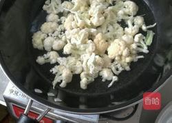 清炒花菜的做法图解1