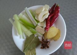 家常炖鲫鱼的做法图解2